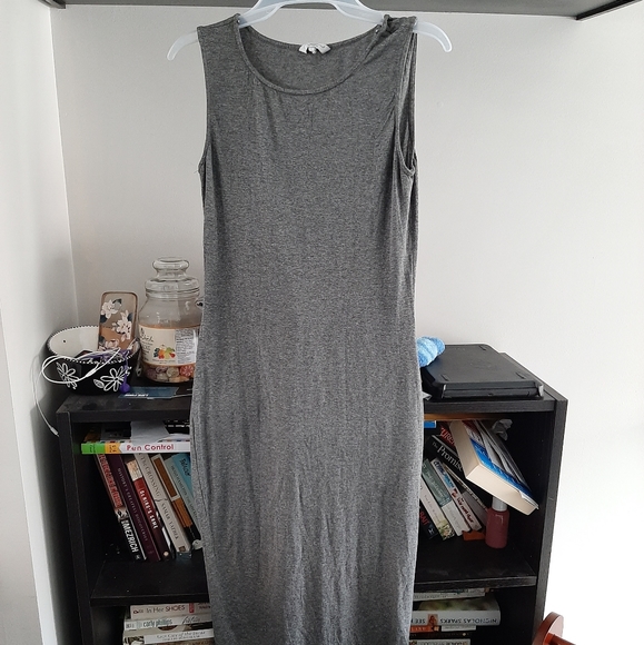 Euc dress from uk. Us size 8 fits a small - Picture 1 of 4